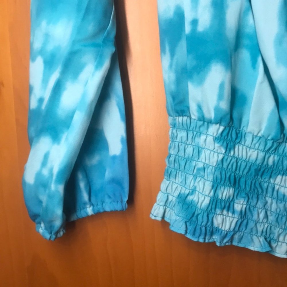 🦋MICHAEL KORS🦋AQUA BLUE TIE DYE BLOUSE🦋 - Picture 2 of 9